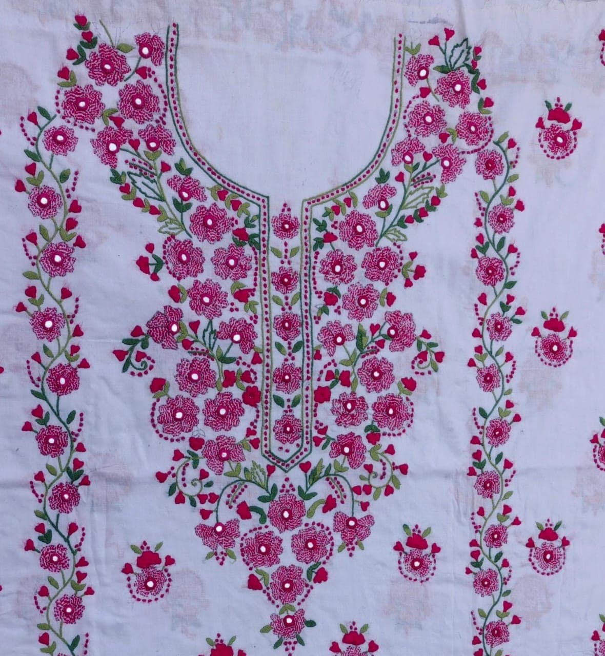 White Deep Pink Floral Embroidered Lawn Shirt – Classic Bloom Edition AR Handwork